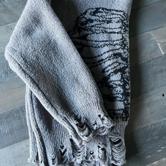 ROMWE Gray Distressed Skeleton Sweater - Picture 10 of 10